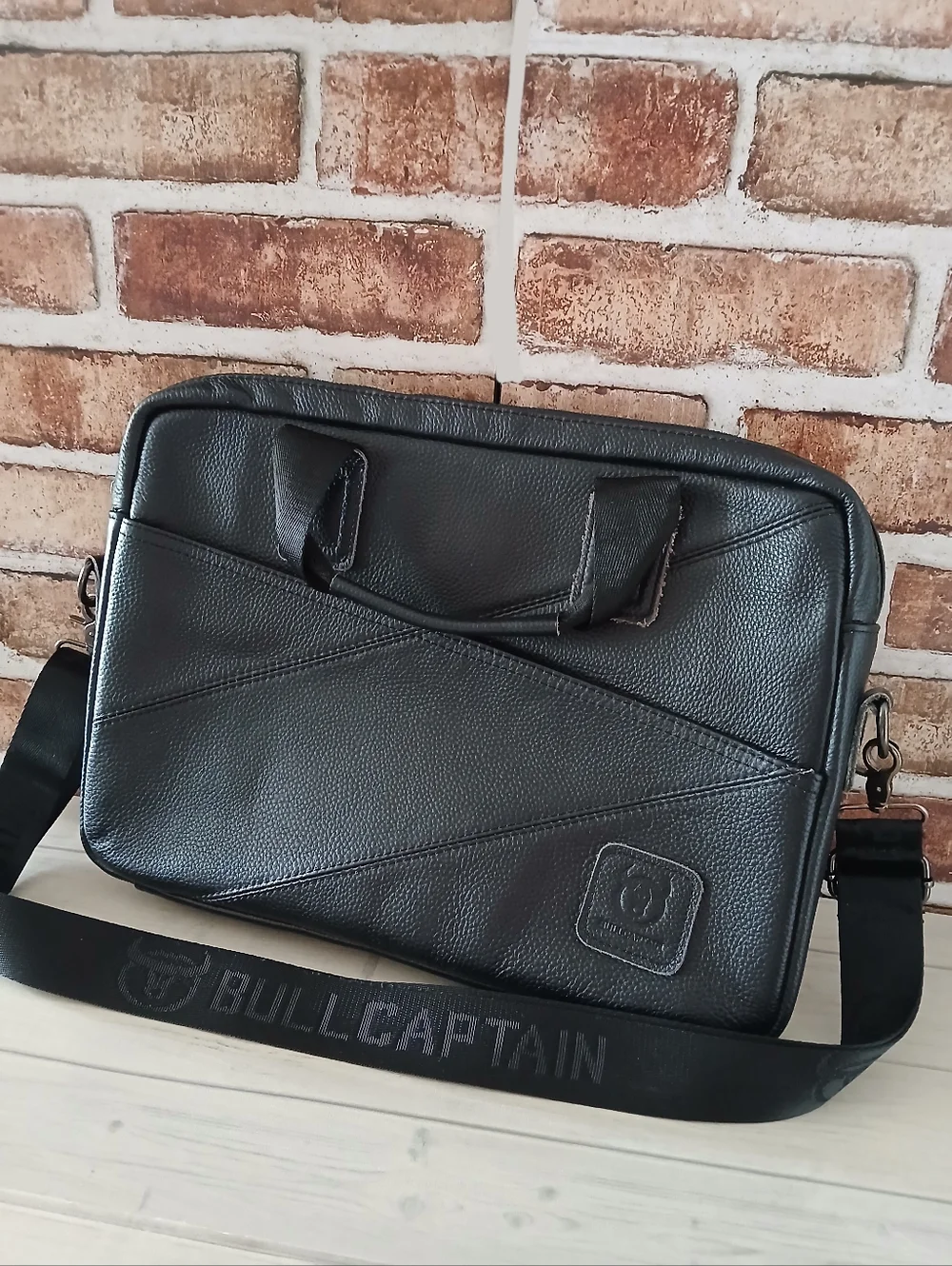 CAPTAIN BULL Black LEATHER Laptop Office BUSINESS Work TRAVEL Messenger BAG